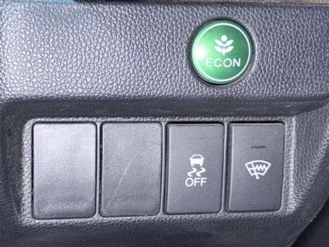 フィット1.3 13G Sパッケージ 4WD　下廻防錆キーレスナビ 1300