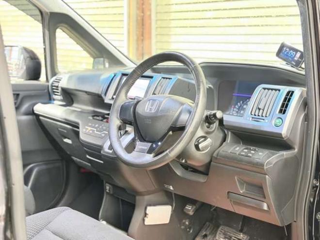 ステップワゴン2.0 スパーダ Z 4WD　防錆塗装4WDTVナビBカメETC後席モニタ 2000