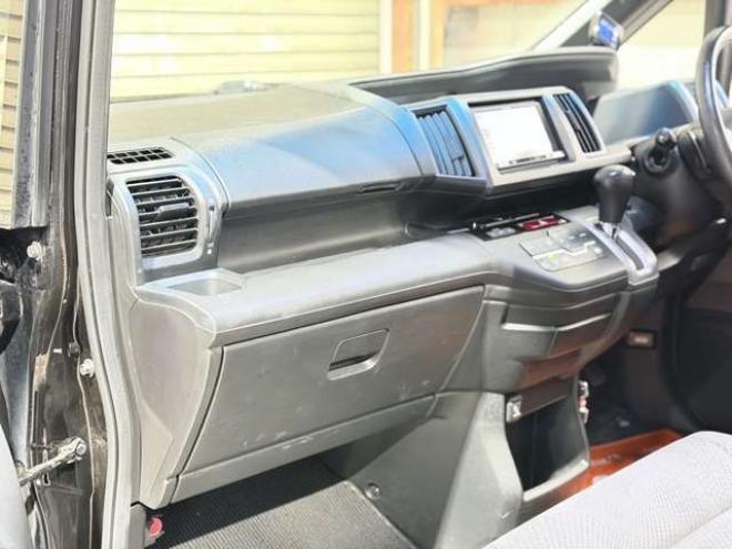 ステップワゴン2.0 スパーダ Z 4WD　防錆塗装4WDTVナビBカメETC後席モニタ 2000