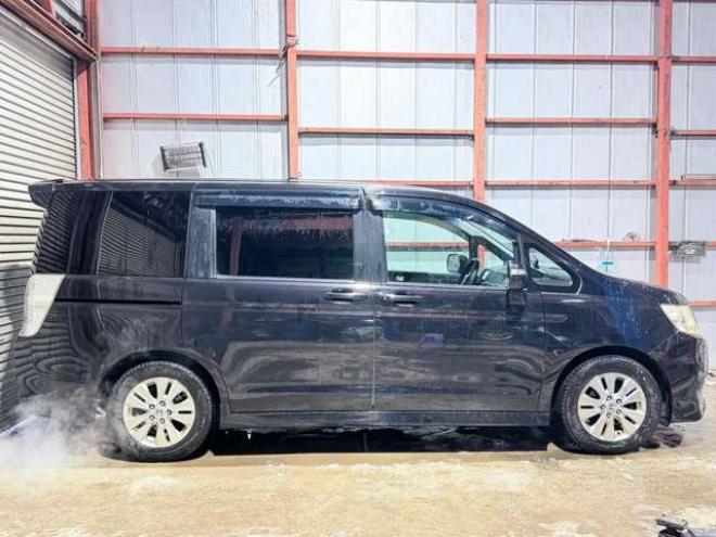 ステップワゴン2.0 スパーダ Z 4WD　防錆塗装4WDTVナビBカメETC後席モニタ 2000