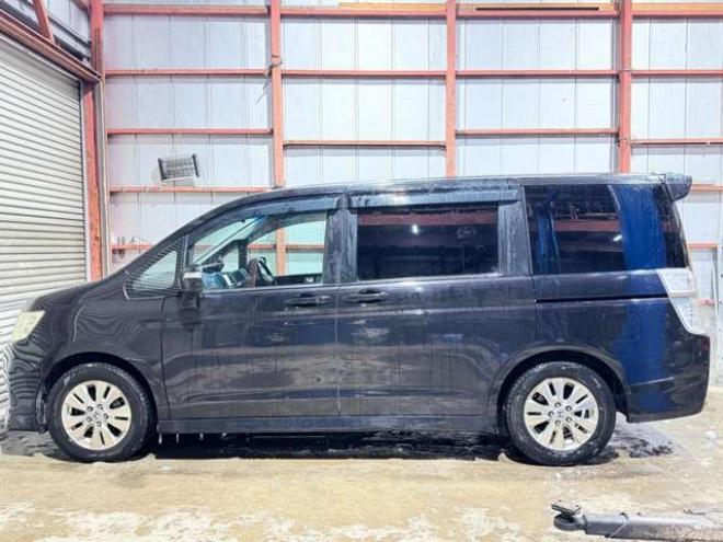 ステップワゴン2.0 スパーダ Z 4WD　防錆塗装4WDTVナビBカメETC後席モニタ 2000