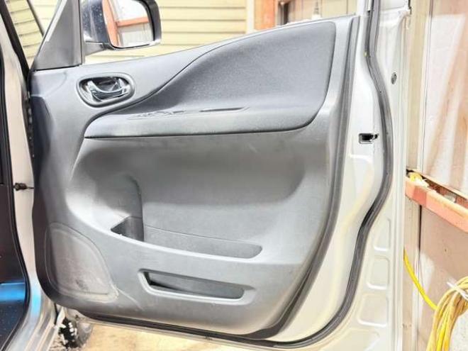 セレナ2.0 20X S-HYBRID　防錆塗装CDエンスタ 2WD 2000