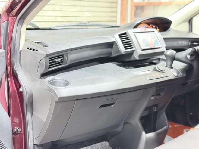 フリード1.5 G Lパッケージ 4WD　防錆塗装4WDキーレスTVエンスタ夏冬タイヤ 1500