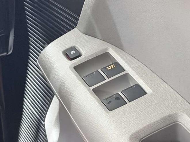 フリード1.5 G Lパッケージ 4WD　防錆塗装4WDキーレスTVエンスタ夏冬タイヤ 1500