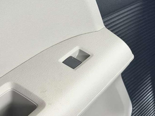 フリード1.5 G Lパッケージ 4WD　防錆塗装4WDキーレスTVエンスタ夏冬タイヤ 1500