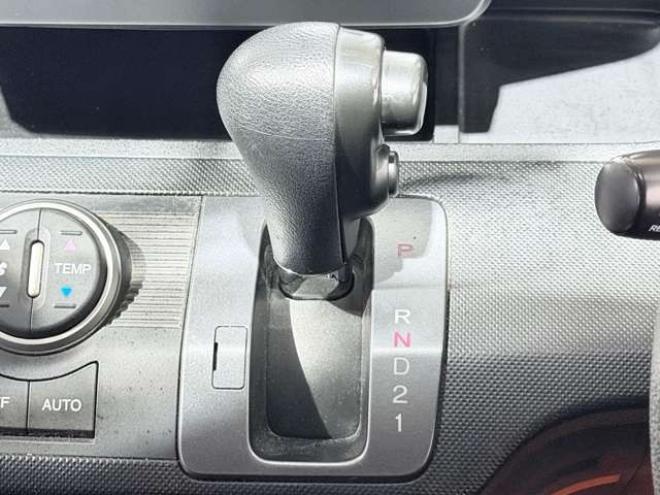 フリード1.5 G Lパッケージ 4WD　防錆塗装4WDキーレスTVエンスタ夏冬タイヤ 1500