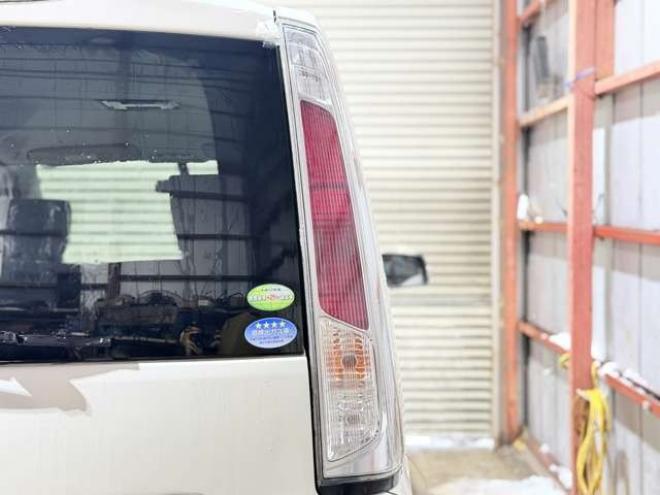 セレナ2.0 ハイウェイスター 4WD　防錆塗装4WDスマキー 2000