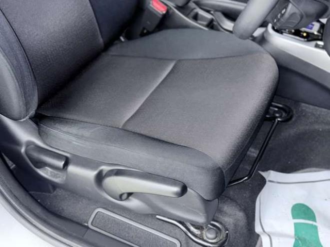 フィット1.5 ハイブリッド Fパッケージ 4WD　下廻防錆ナビETCエンスタ 1500