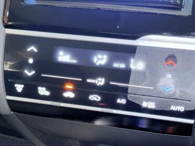 フィット1.5 ハイブリッド Fパッケージ 4WD　下廻防錆ナビETCエンスタ 1500