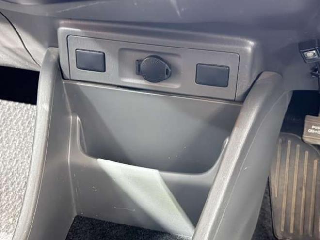 プリウスα1.8 S　下廻防錆TVナビBカメ 2WD 1800