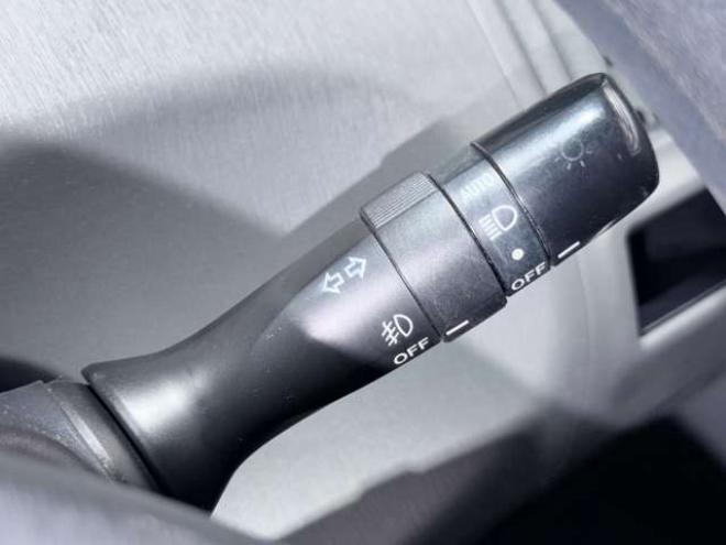 プリウスα1.8 S　下廻防錆TVナビBカメ 2WD 1800