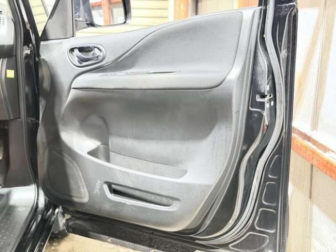 セレナ2.0 ライダー 4WD　防錆塗装4WDTVナビBカメETC後席モニタ 2000