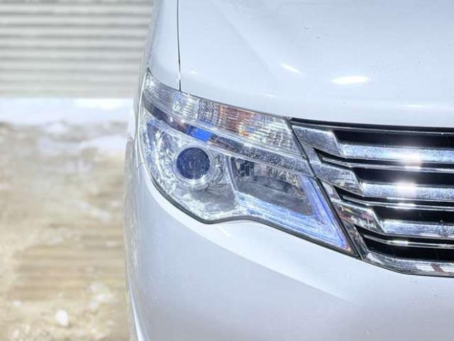 セレナ2.0 20X 4WD　防錆塗装4WDTVナビBカメETC 2000