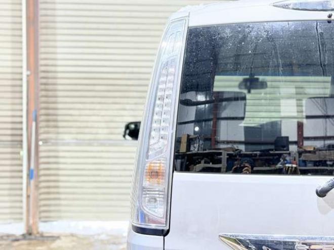 セレナ2.0 20X 4WD　防錆塗装4WDTVナビBカメETC 2000