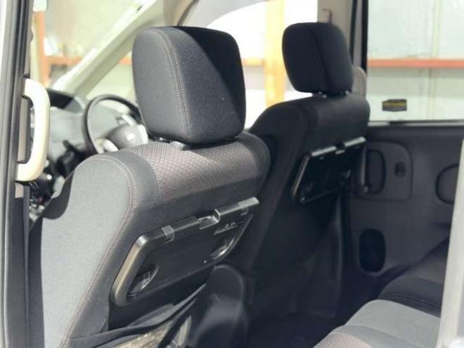 セレナ2.0 ハイウェイスター 4WD　防錆塗装4WDTVナビBカメ 2000