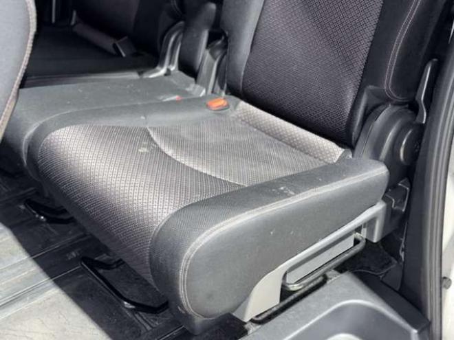 セレナ2.0 ハイウェイスター 4WD　防錆塗装4WDTVナビBカメ 2000