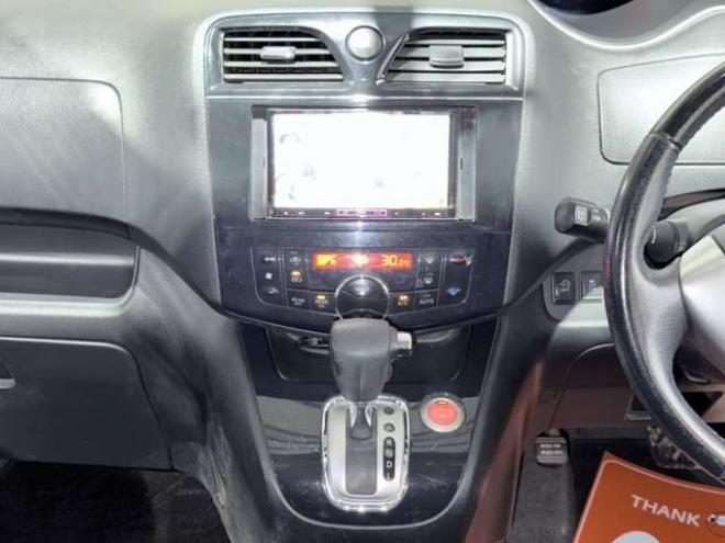 セレナ2.0 ハイウェイスター 4WD　防錆塗装4WDTVナビBカメ 2000