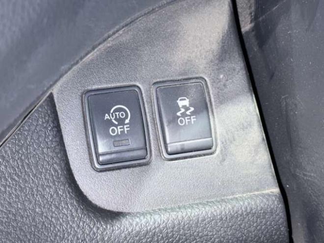 セレナ2.0 ハイウェイスター 4WD　防錆塗装4WDTVナビBカメ 2000