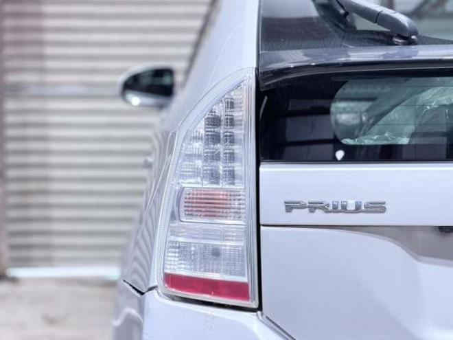 プリウス1.8 S　下廻防錆TVBカメETC夏冬タイヤ 2WD 1800