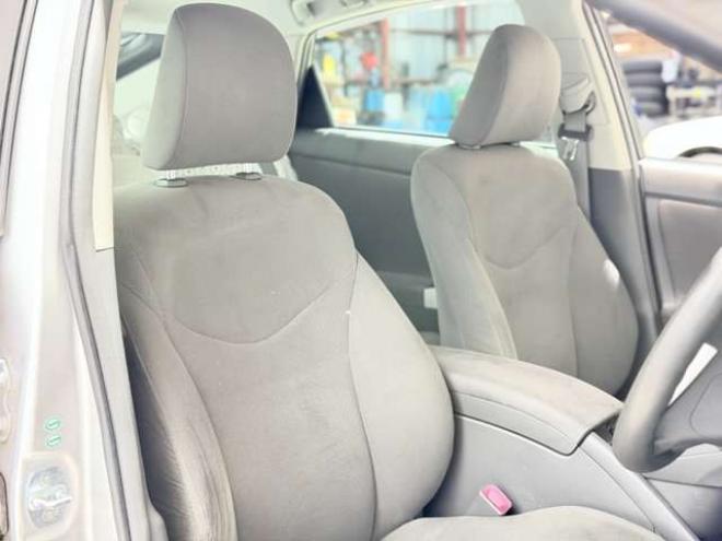 プリウス1.8 S　下廻防錆TVBカメETC夏冬タイヤ 2WD 1800