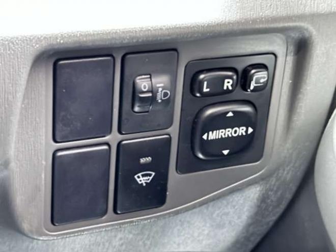 プリウス1.8 S　下廻防錆TVBカメETC夏冬タイヤ 2WD 1800