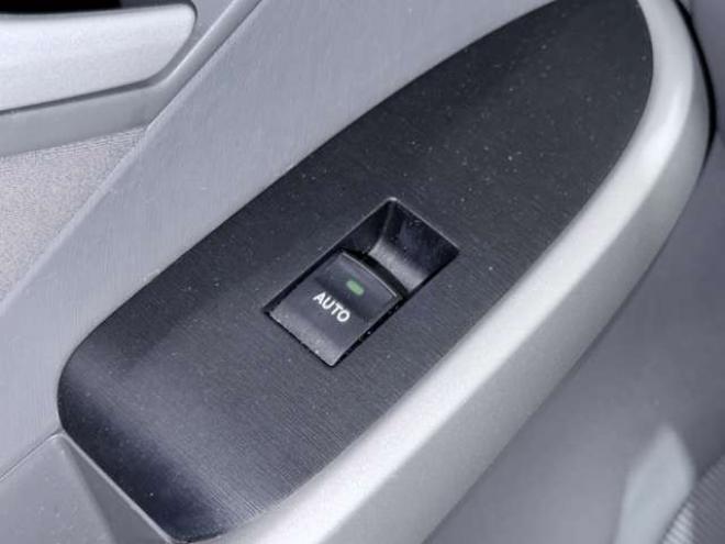 プリウス1.8 S　下廻防錆TVBカメETC夏冬タイヤ 2WD 1800