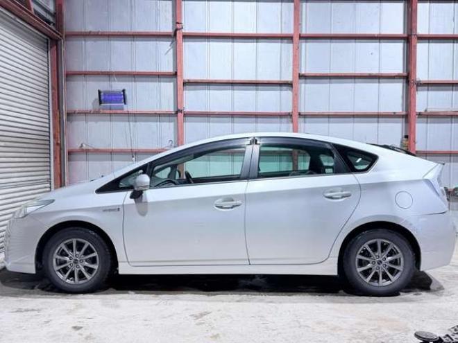 プリウス1.8 S　下廻防錆TVBカメETC夏冬タイヤ 2WD 1800