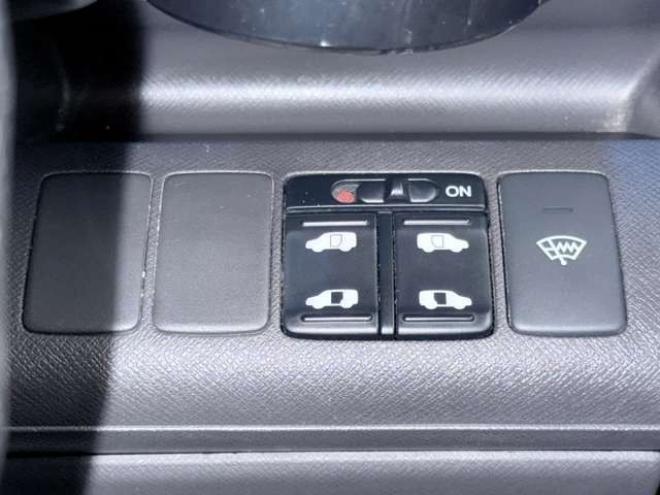 ステップワゴン2.0 L 4WD　下廻防錆 2000