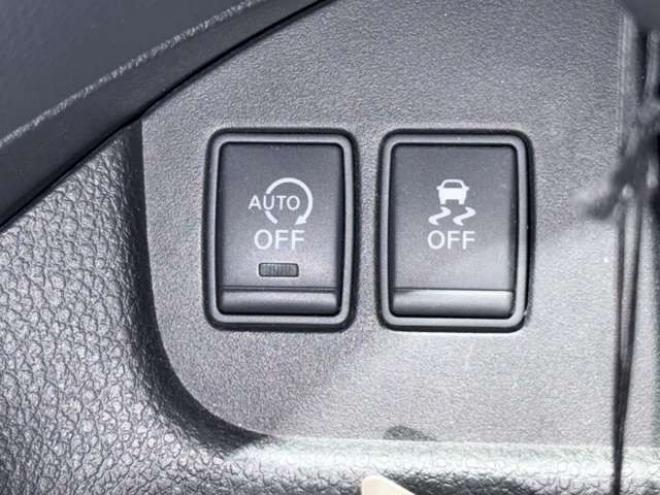 セレナ2.0 20X 4WD　防錆塗装4WDTVナビBカメドラレコ後席モニタ 2000