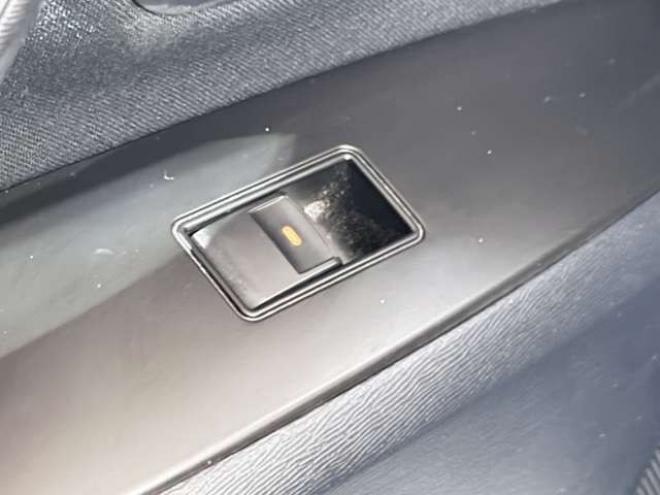 アベンシスワゴン2.0 Xi　防錆塗装TVナビエンスタ夏冬タイヤETCドラレコ 2WD 2000