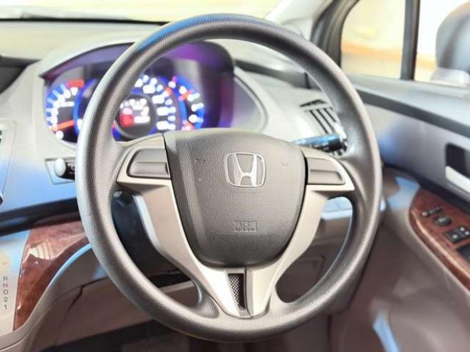 オデッセイ2.4 M 4WD　防錆塗装TVナビBカメETC 2400