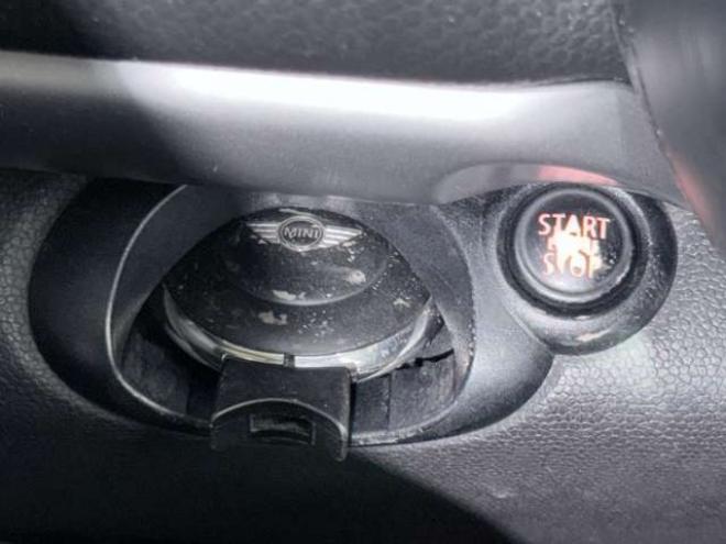 ミニクロスオーバー クーパー D オール4 4WD　防錆塗装4WDアンドロイドナビBカメETC 正規輸入車 2000