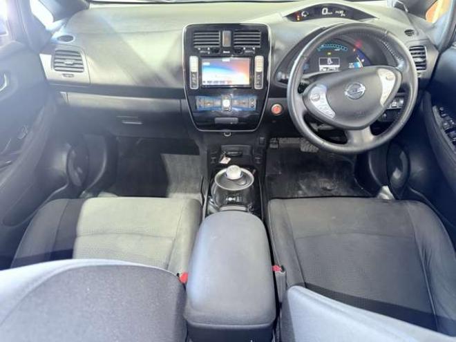 リーフ30kWh X　下廻防錆TVナビBカメETC夏冬タイヤ 2WD 不明