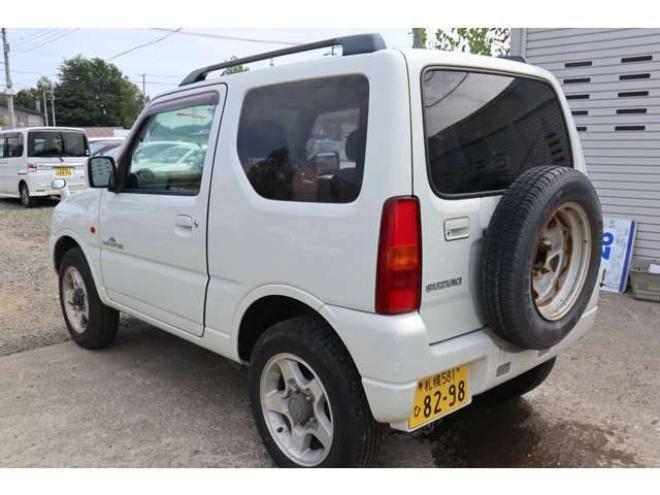 ジムニーランドベンチャー 4WD　AT・4WD・ターボ・修復なし・R8/6月 660