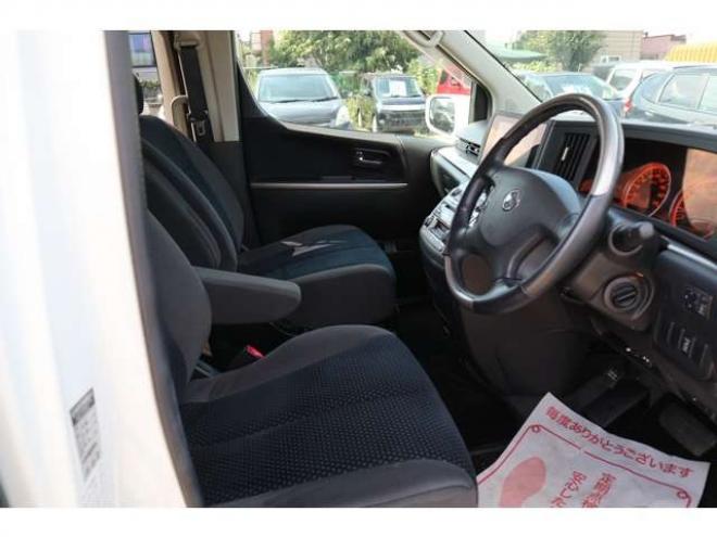 エルグランド2.5 ライダーS 4WD　スマートキー・左パワスラ・TV・Bカメラ・Tチェーン・ローダウン・8万キロ 2500