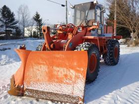 ホイールローダ　LX100-2C　マルチプラウ＆バケット　スパイクタイヤ　恵庭ヤード