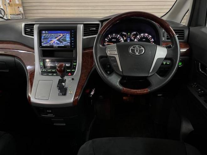 ヴェルファイア本州仕入　禁煙車　両側パワースライドドア　社外１８インチブラポリＡＷ　社外１７ＡＷ＋スタッドレスタイヤ付　ＫＥＮＷＯＯＤナビ　フルセグ地デジ　ＤＶＤ再生　Ｂｌｕｅｔｏｏｔｈオーディオ　バックカメラ 4WD 2400 5Dr