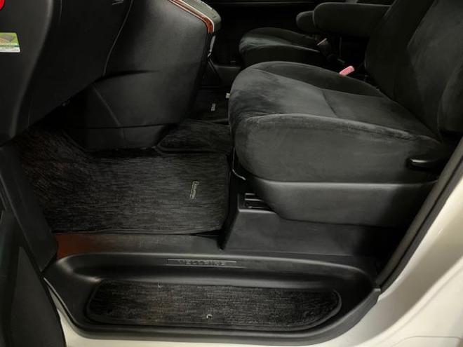 ヴェルファイア本州仕入　禁煙車　両側パワースライドドア　社外１８インチブラポリＡＷ　社外１７ＡＷ＋スタッドレスタイヤ付　ＫＥＮＷＯＯＤナビ　フルセグ地デジ　ＤＶＤ再生　Ｂｌｕｅｔｏｏｔｈオーディオ　バックカメラ 4WD 2400 5Dr