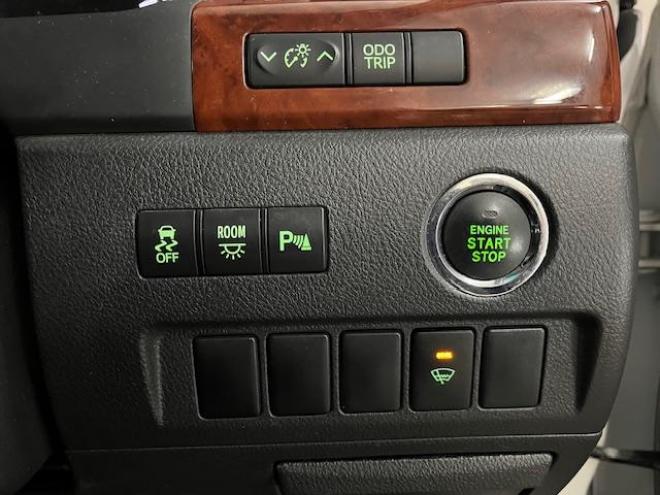 ヴェルファイア本州仕入　禁煙車　両側パワースライドドア　社外１８インチブラポリＡＷ　社外１７ＡＷ＋スタッドレスタイヤ付　ＫＥＮＷＯＯＤナビ　フルセグ地デジ　ＤＶＤ再生　Ｂｌｕｅｔｏｏｔｈオーディオ　バックカメラ 4WD 2400 5Dr