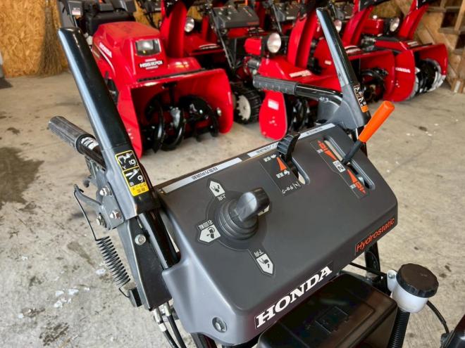 除雪機ホンダ　HSS760ｎ