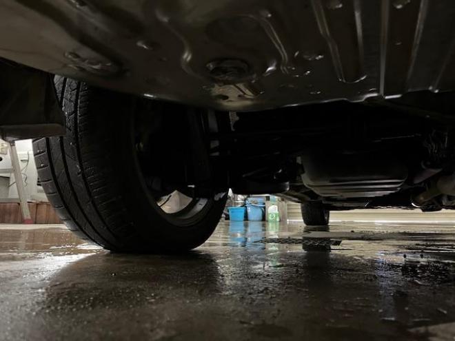 エスティマワンオーナー　寒冷地仕様　禁煙車　両側パワースライドドア　パワーバックドア　純正１８インチＡＷ　純正１６ＡＷ＋スタッドレスタイヤ　純正ナビ　フルセグ地デジ　ＤＶＤ再生　Ｂｌｕｅｔｏｏｔｈ　バックカメラ 4WD 2400 5Dr