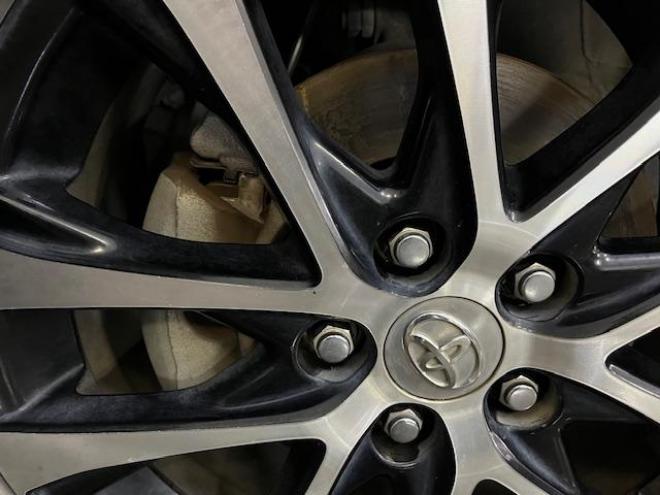 エスティマワンオーナー　寒冷地仕様　禁煙車　両側パワースライドドア　パワーバックドア　純正１８インチＡＷ　純正１６ＡＷ＋スタッドレスタイヤ　純正ナビ　フルセグ地デジ　ＤＶＤ再生　Ｂｌｕｅｔｏｏｔｈ　バックカメラ 4WD 2400 5Dr