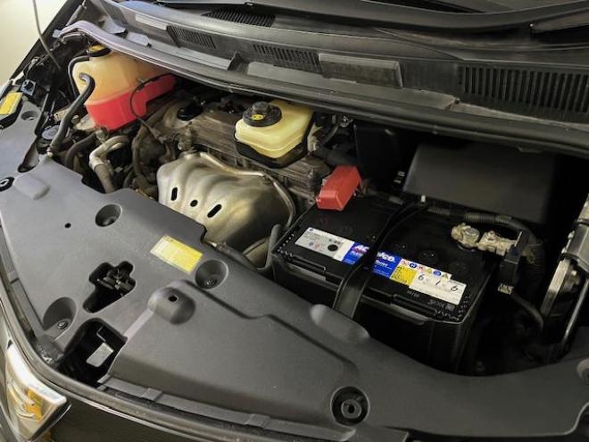 エスティマワンオーナー　寒冷地仕様　禁煙車　両側パワースライドドア　パワーバックドア　純正１８インチＡＷ　純正１６ＡＷ＋スタッドレスタイヤ　純正ナビ　フルセグ地デジ　ＤＶＤ再生　Ｂｌｕｅｔｏｏｔｈ　バックカメラ 4WD 2400 5Dr