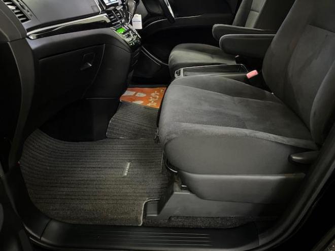 エスティマワンオーナー　寒冷地仕様　禁煙車　両側パワースライドドア　パワーバックドア　純正１８インチＡＷ　純正１６ＡＷ＋スタッドレスタイヤ　純正ナビ　フルセグ地デジ　ＤＶＤ再生　Ｂｌｕｅｔｏｏｔｈ　バックカメラ 4WD 2400 5Dr