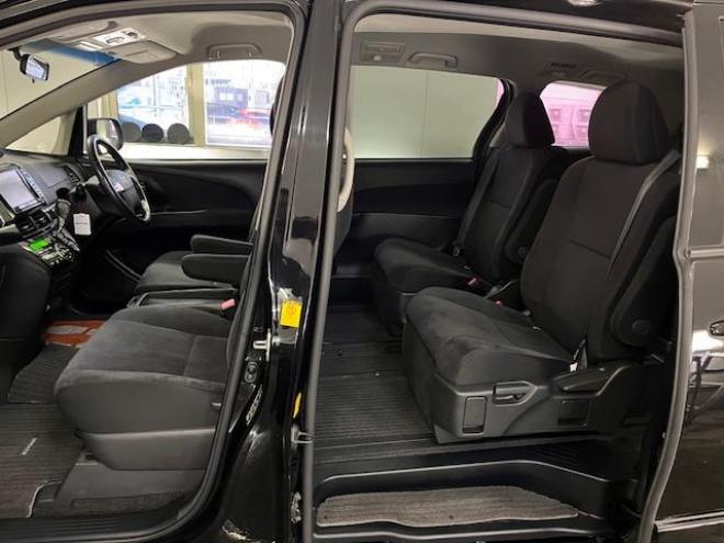 エスティマワンオーナー　寒冷地仕様　禁煙車　両側パワースライドドア　パワーバックドア　純正１８インチＡＷ　純正１６ＡＷ＋スタッドレスタイヤ　純正ナビ　フルセグ地デジ　ＤＶＤ再生　Ｂｌｕｅｔｏｏｔｈ　バックカメラ 4WD 2400 5Dr