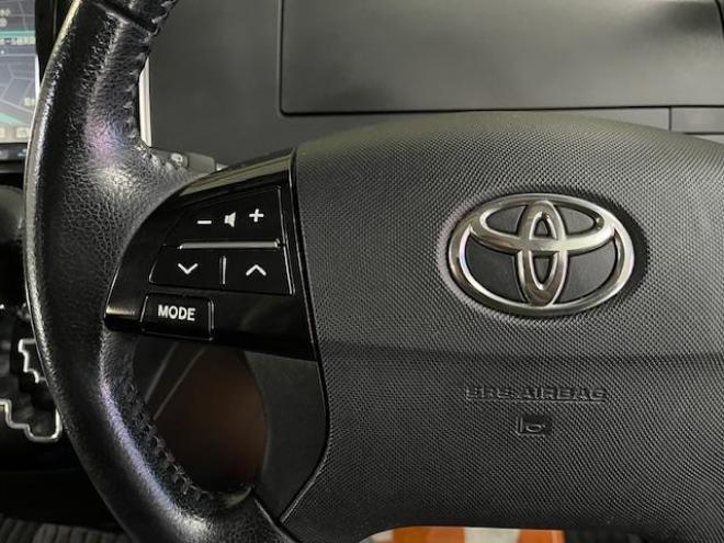 エスティマワンオーナー　寒冷地仕様　禁煙車　両側パワースライドドア　パワーバックドア　純正１８インチＡＷ　純正１６ＡＷ＋スタッドレスタイヤ　純正ナビ　フルセグ地デジ　ＤＶＤ再生　Ｂｌｕｅｔｏｏｔｈ　バックカメラ 4WD 2400 5Dr