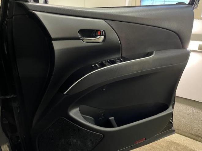 エスティマワンオーナー　寒冷地仕様　禁煙車　両側パワースライドドア　パワーバックドア　純正１８インチＡＷ　純正１６ＡＷ＋スタッドレスタイヤ　純正ナビ　フルセグ地デジ　ＤＶＤ再生　Ｂｌｕｅｔｏｏｔｈ　バックカメラ 4WD 2400 5Dr