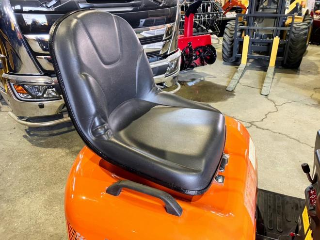 バックホー日立　未使用　ミニユンボ　ZX8U-2　建機