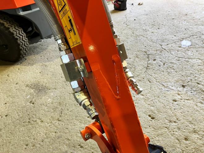 バックホー日立　未使用　ミニユンボ　ZX8U-2　建機