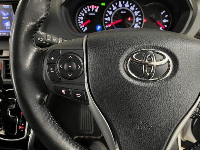 ヴォクシー本州仕入　ワンオーナー　アルパインリアモニター　ストラーダナビ　フルセグ地デジ　ＤＶＤ再生　Ｂｌｕｅｔｏｏｔｈオーディオ　バックカメラ　純正エンジンスターター　純正ＬＥＤヘッドライト　純正ＥＴＣ 4WD 2000 5Dr